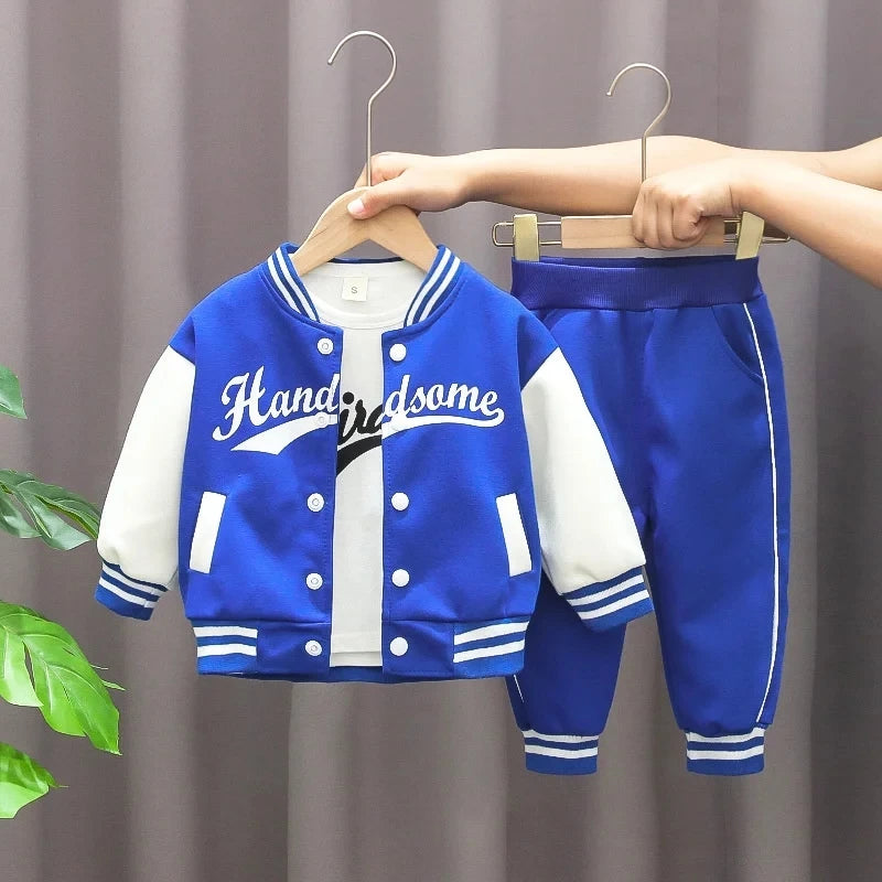 Ensemble Sport Bébé – Style Baseball 3 Pièces (Veste, Haut & Pantalon)